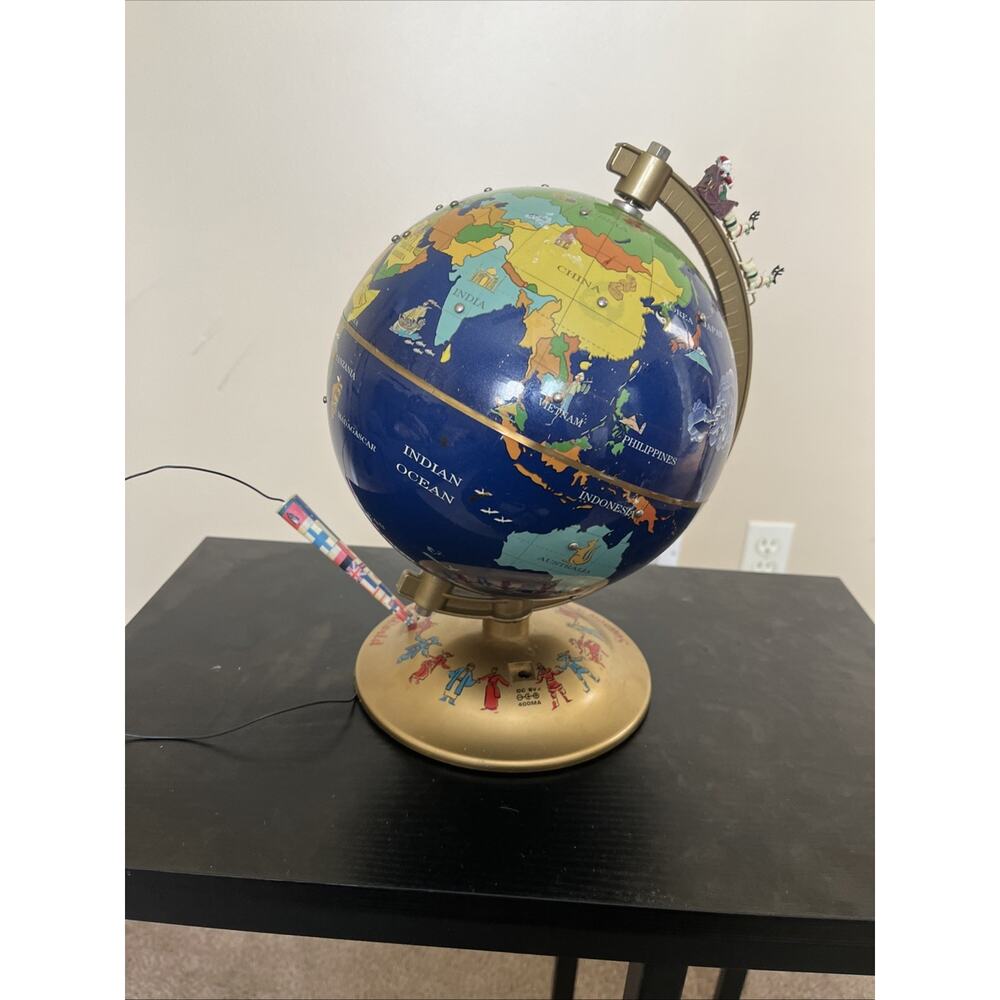 Mr. Christmas Seasons Greetings From Around the World Globe 22 Countries